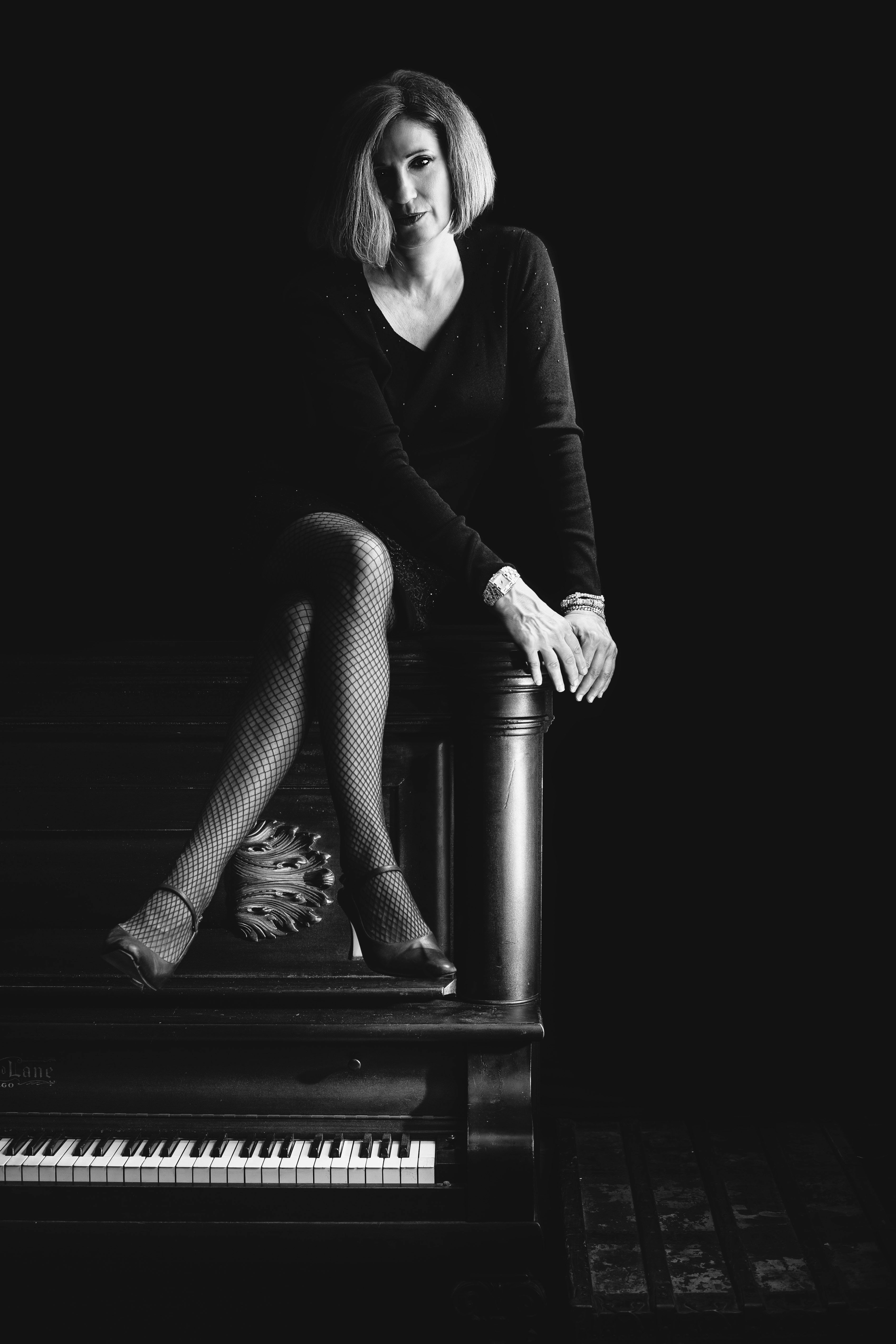 Susan Artemis: Love Songs From The Dark Side of the Lounge