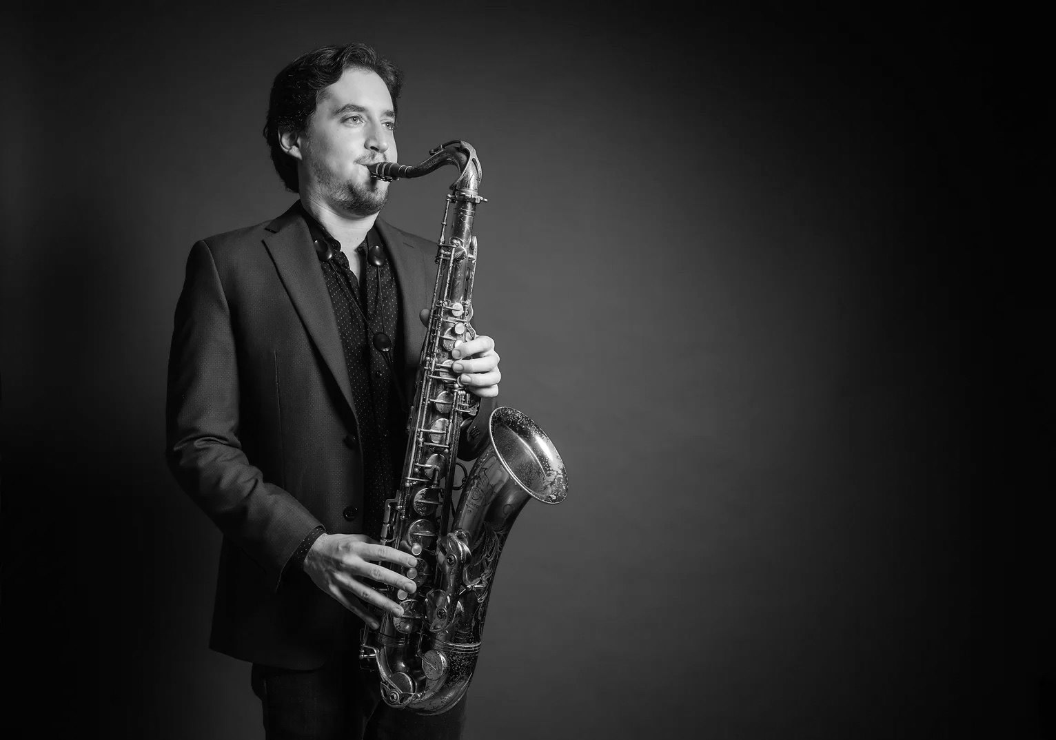 Late Night with Chris Peña Trio ft Alex Weitz