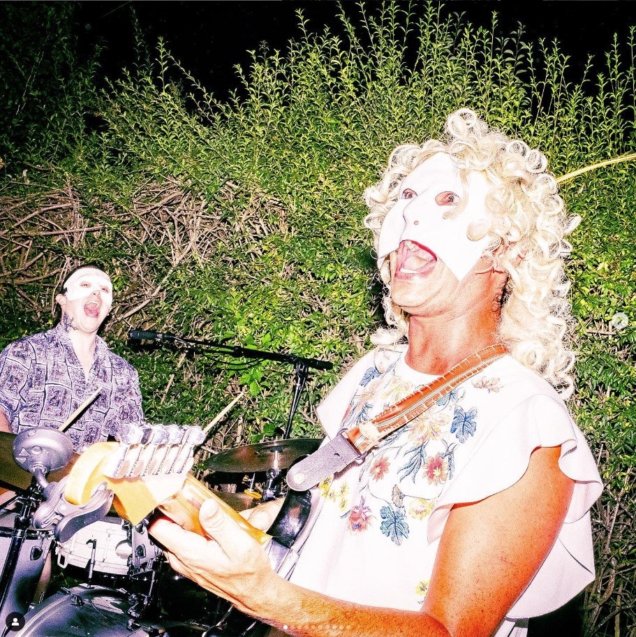 Kulululu | Forty Feet Tall | KRYGE