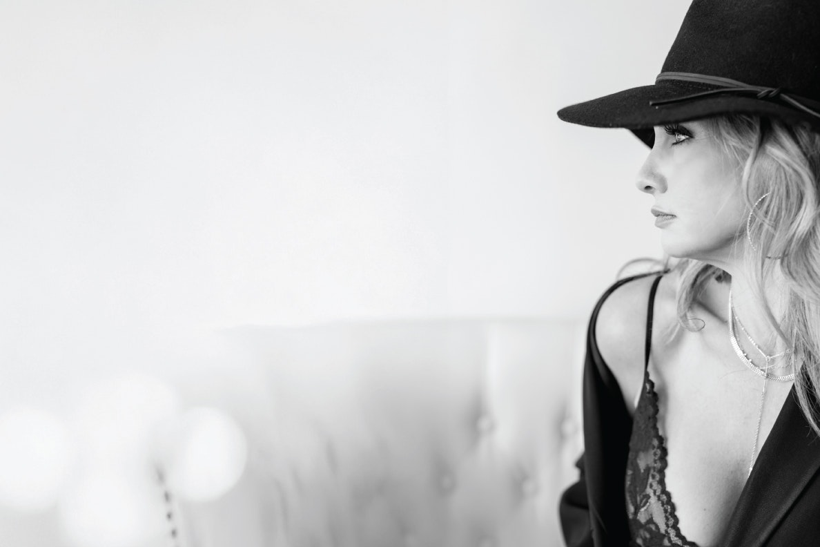 Cry Me A River: Liz Cracchiolo Sings Julie London