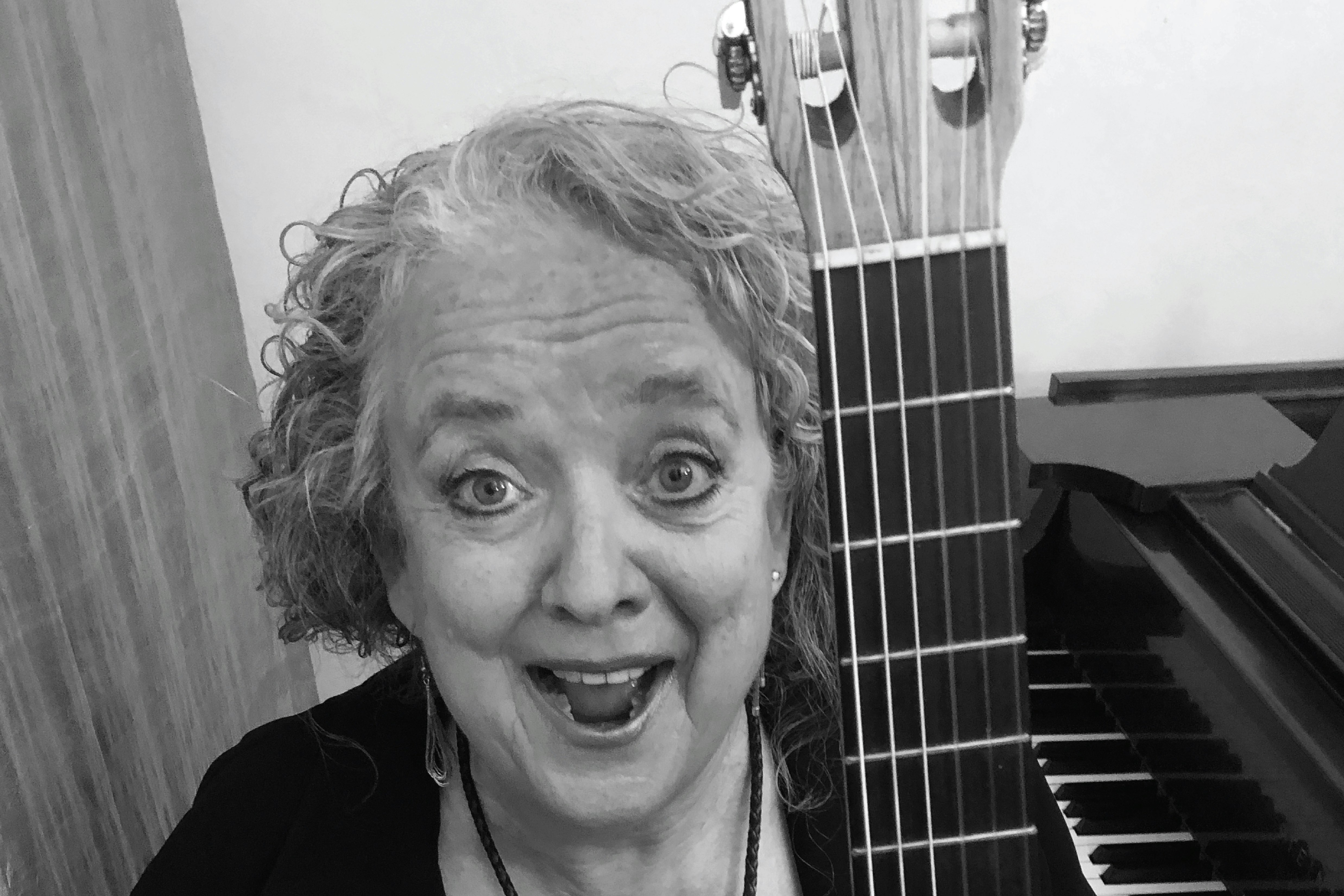 Cynthia Hilts Quartet plays the Great Guitarists!