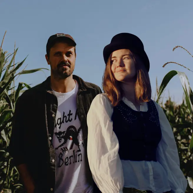 Cozy folk w/ Luna Keller & We Are All Fossils