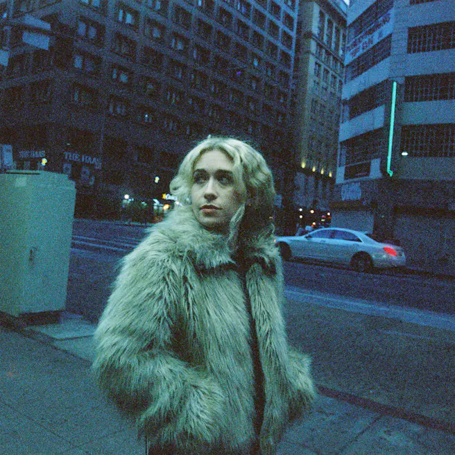 Blondshell: If You Asked For A Tour