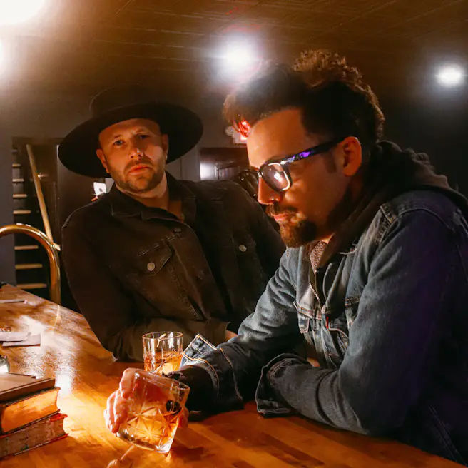 Lounges.tv presents Paul Carella & Billy Moran - Tricky MC