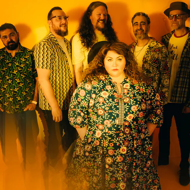 Rioghnach Connolly + Honeyfeet