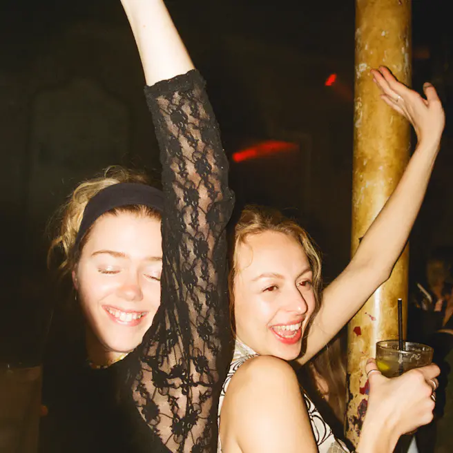THE OLD QUEEN'S TURN UP