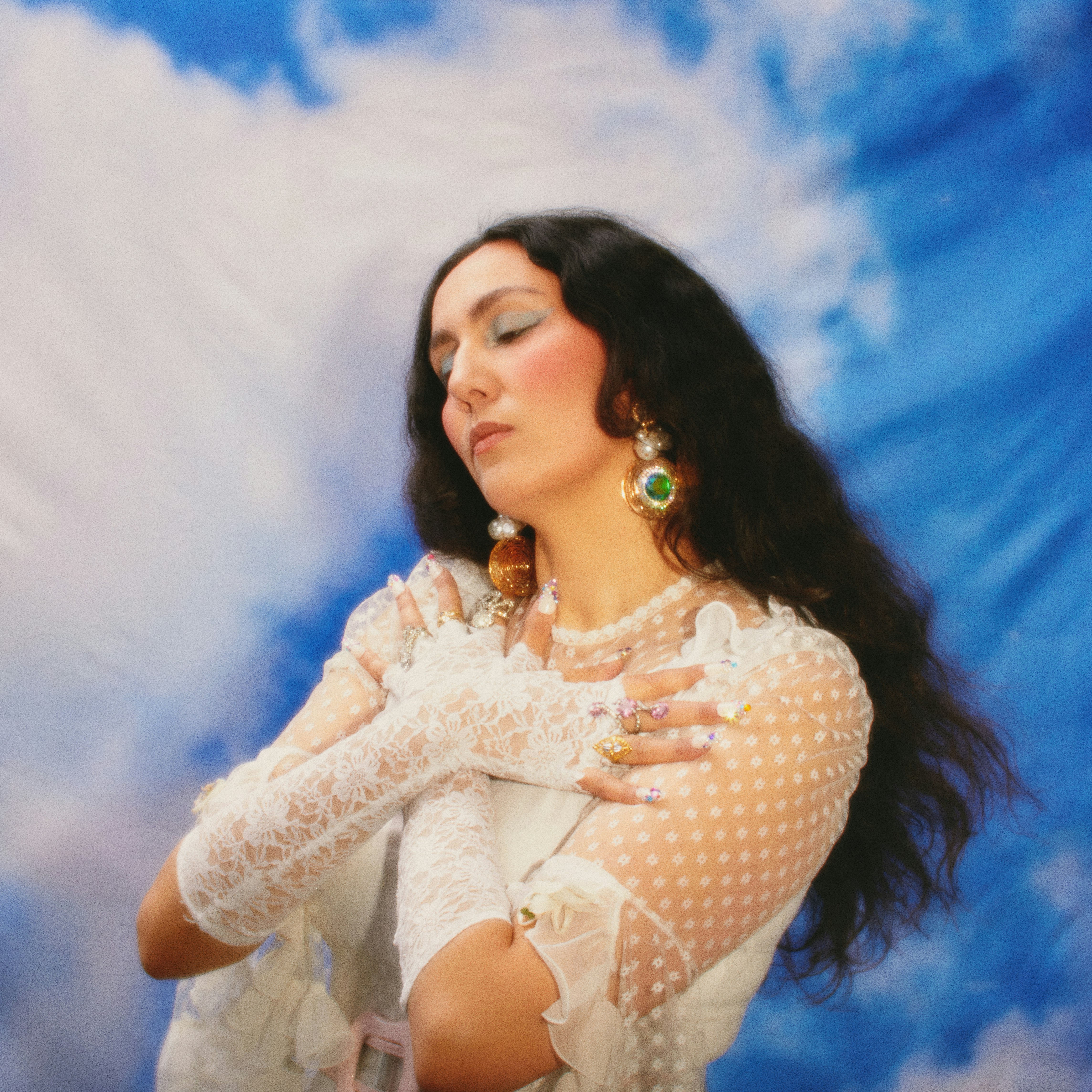 Sarah Maison + Lola Akwa + Clara Viola