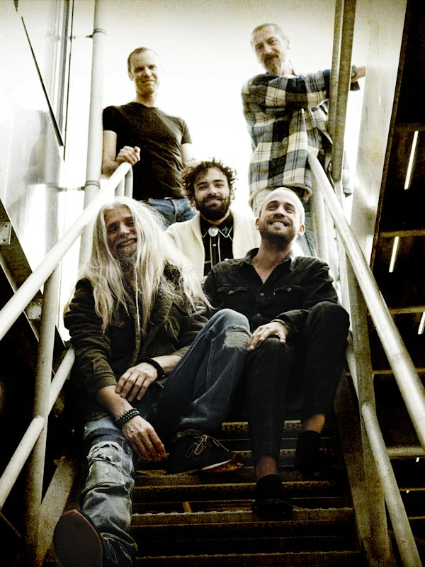 Lazuli plus special guests Jones & Son