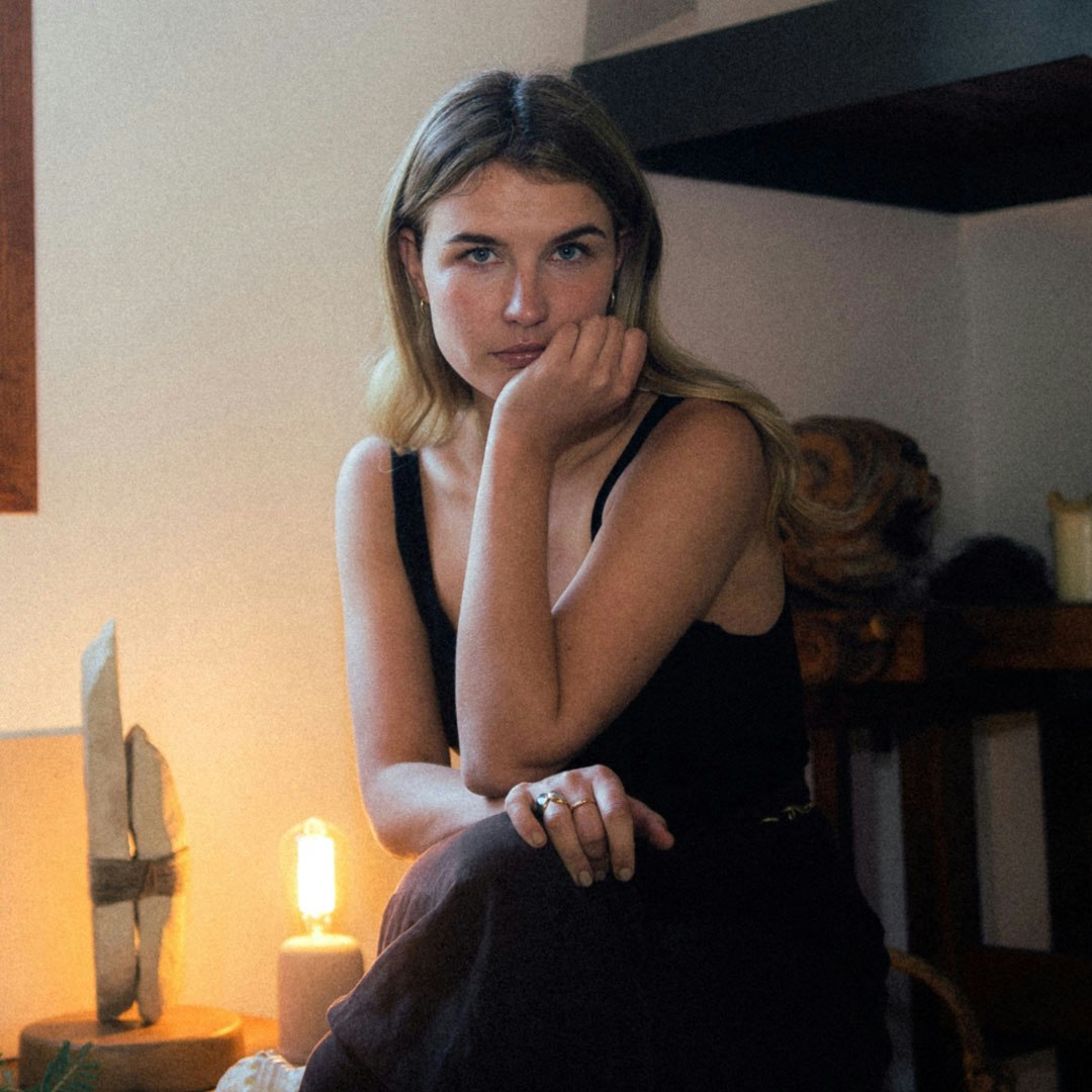 Liza Lo Performance + Signing