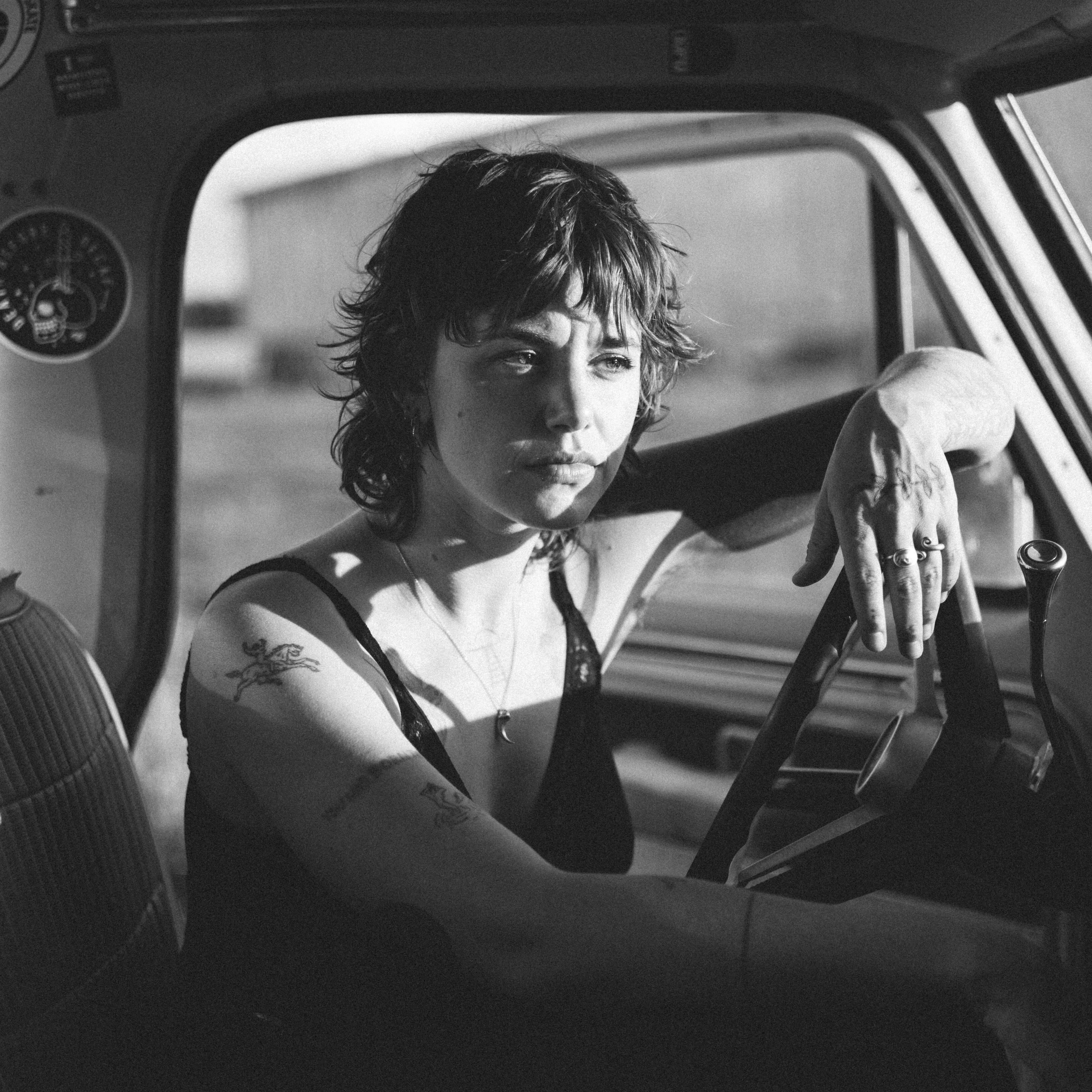 Cat Clyde: Acoustic + Signing