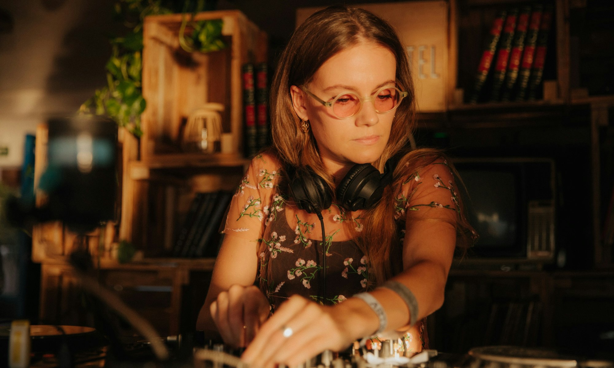 Earth Groove w/ Poly-Ritmo