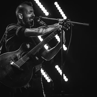 Jon Gomm