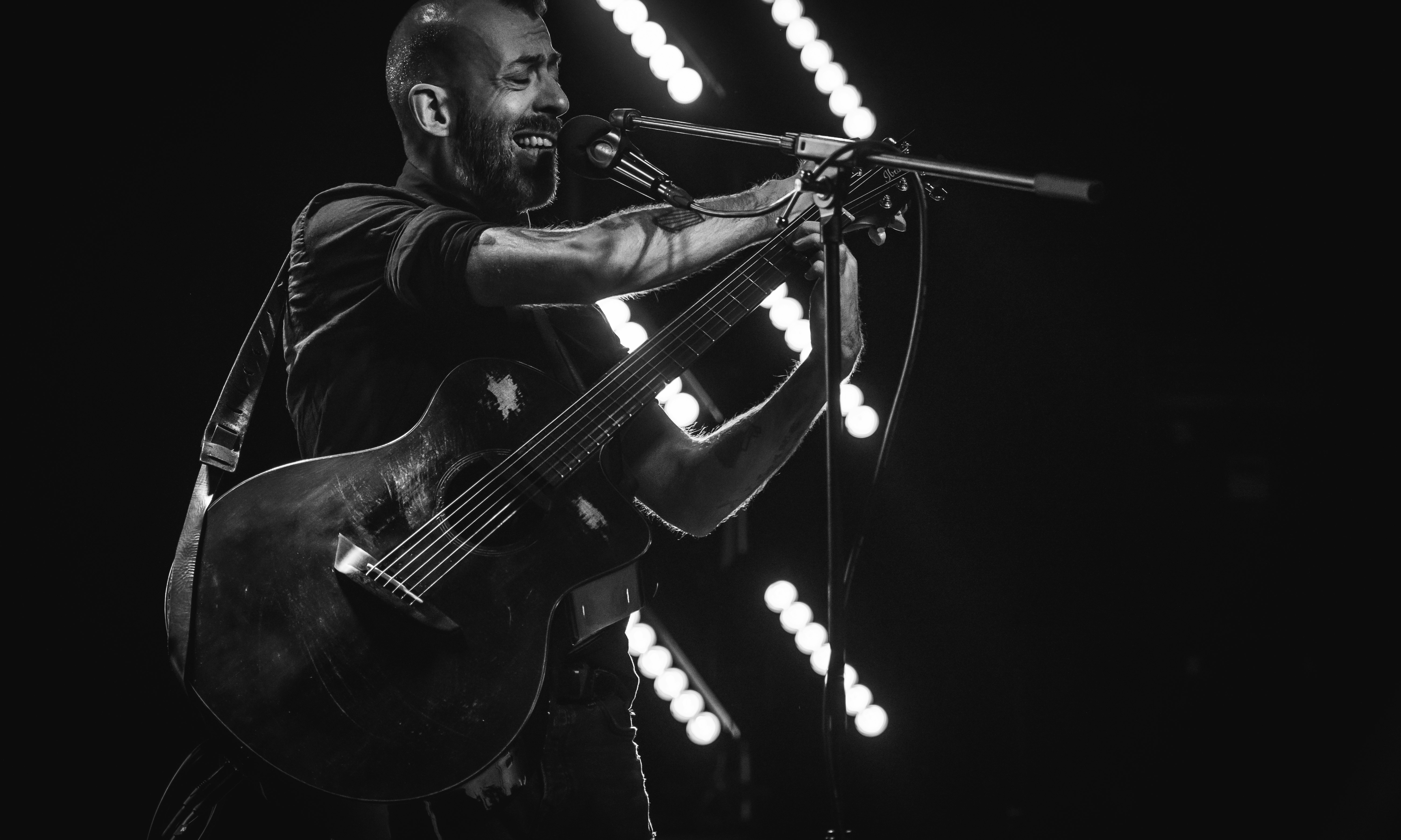 Jon Gomm
