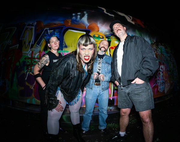 Split Dogs: Live + Signing