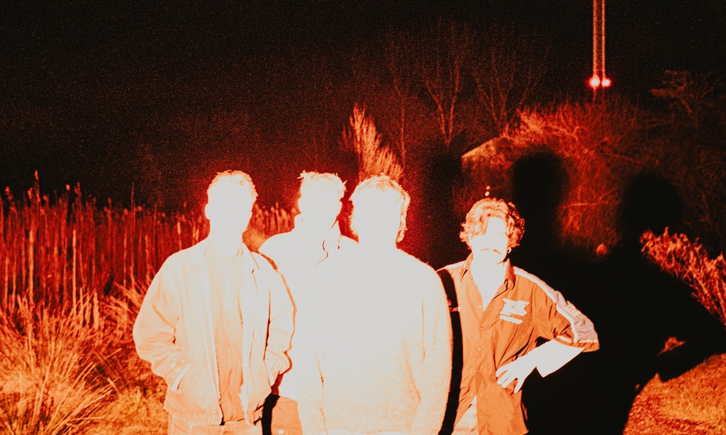 alright (okay) + Hiding