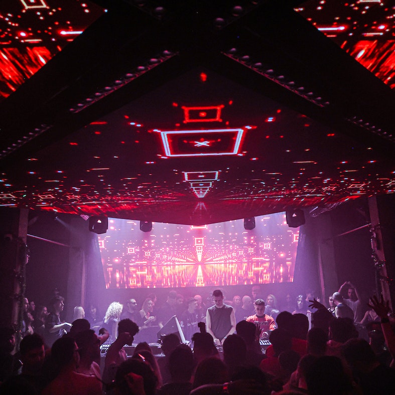 ALIVE: Neon Graveyard & LeStrange