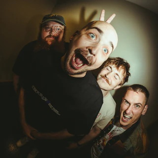 Scustin: Stripped Back + Signing