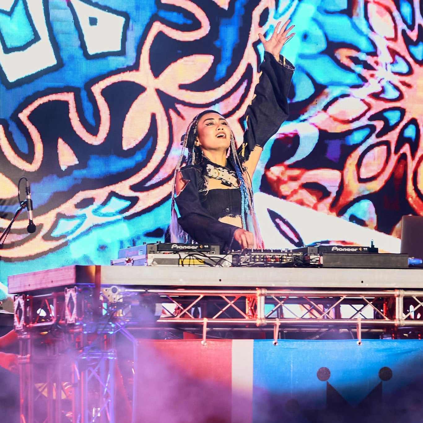 Drifting Sound: Dungi Sapor's UK Tour