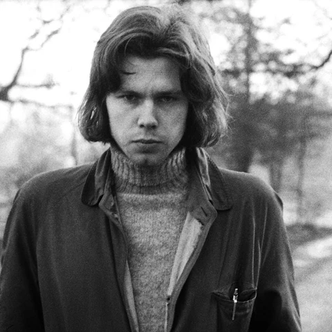 Daisy Rickman plays Nick Drake's Guitar