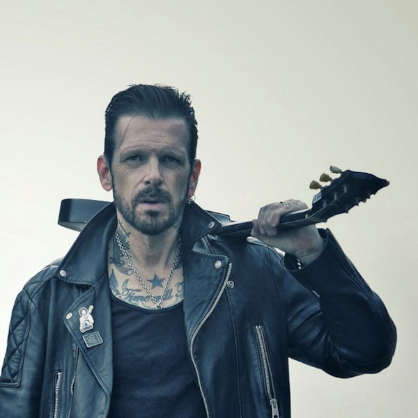 Ricky Warwick & The Fighting Hearts