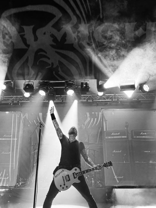 Ricky Warwick & The Fighting Hearts