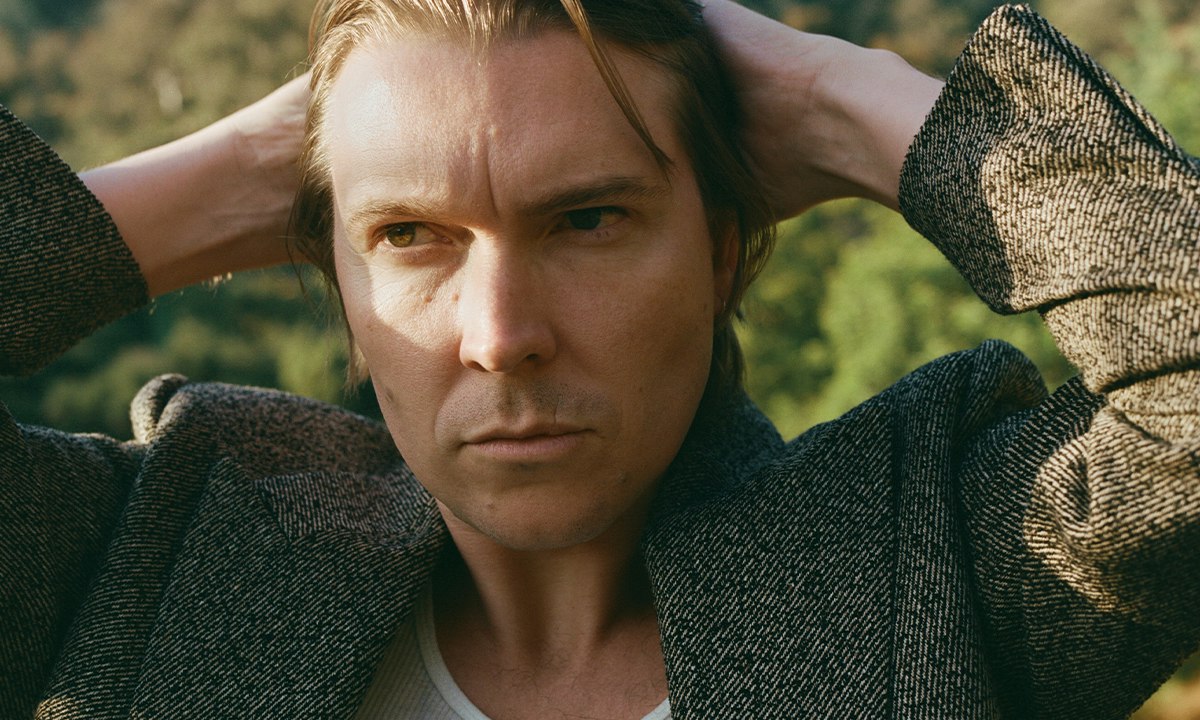 Alex Cameron, Josh da Costa