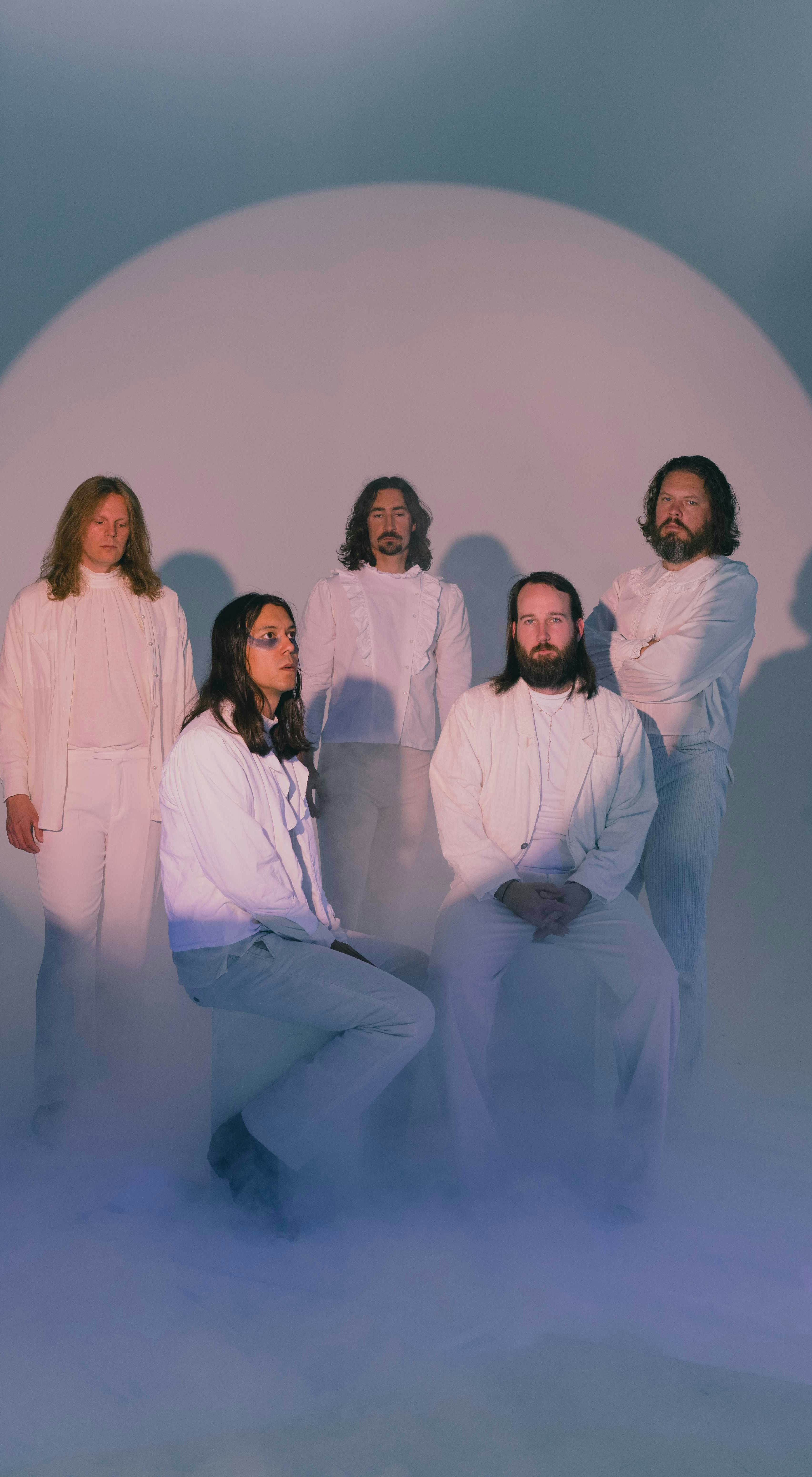 Hällas + Guest