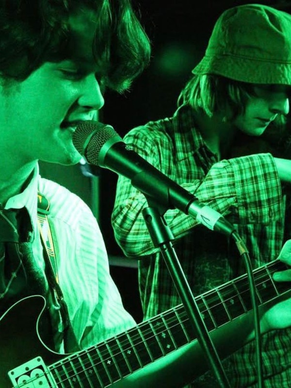 Gasoline Green / Eva Holmes