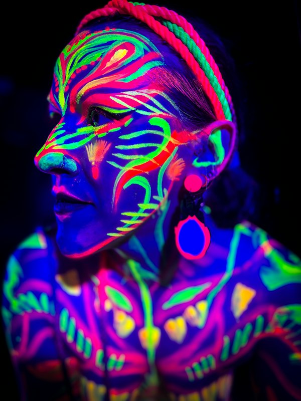 Neon Naked Life Drawing in Angel!