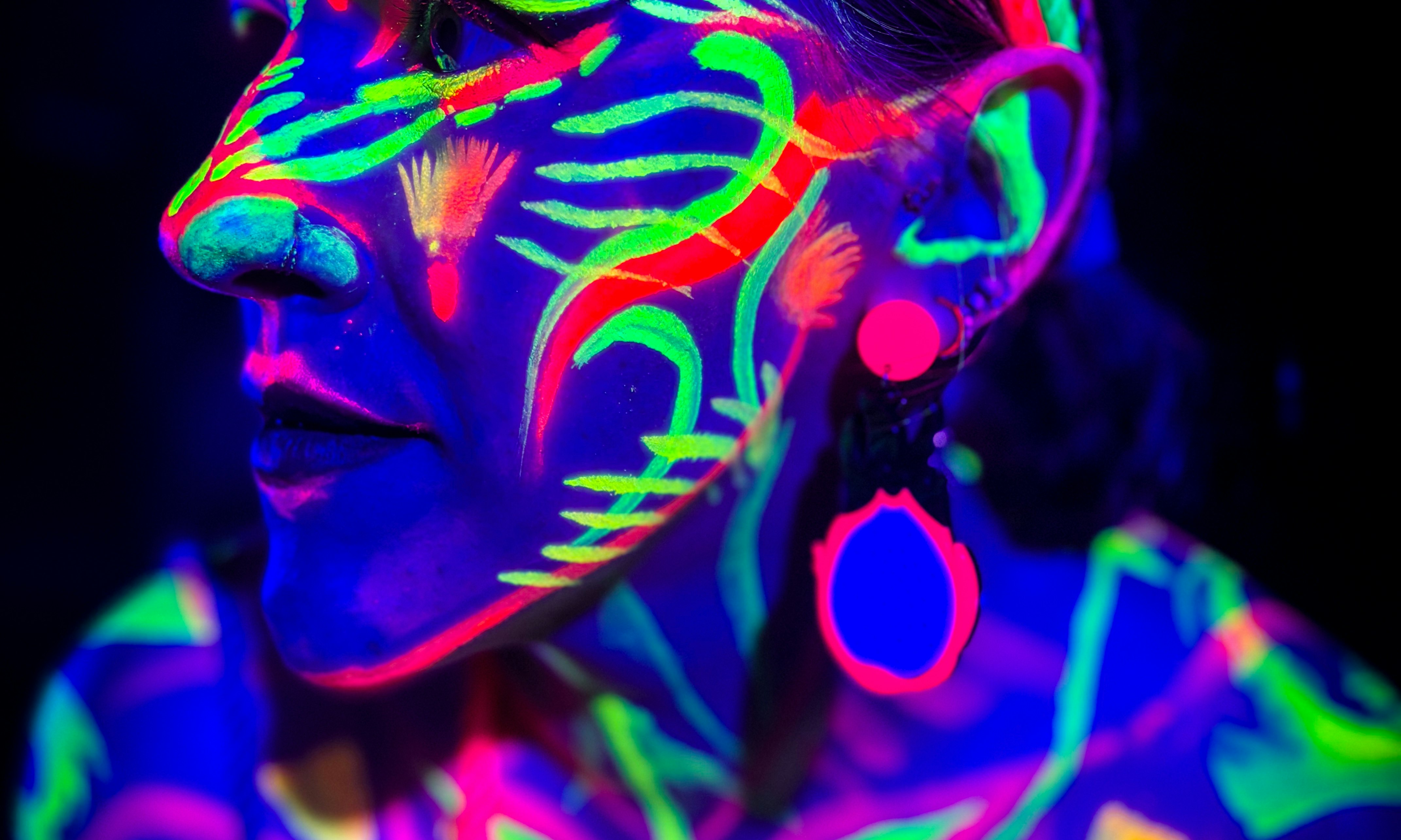 Neon Naked Life Drawing in Angel!