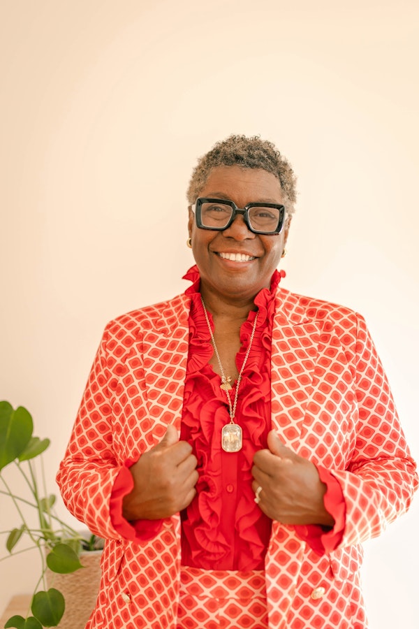 CAMDEN FRINGE - Bee vs. the Village: A Black Comic in Germany