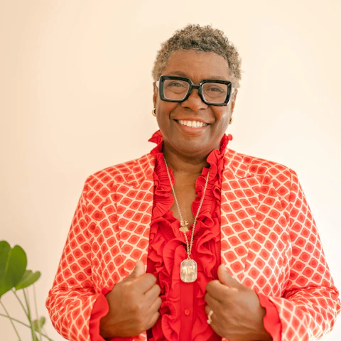 CAMDEN FRINGE - Bee vs. the Village: A Black Comic in Germany