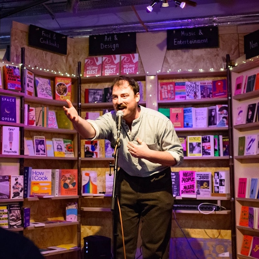 Storytime Presents: Scéalaíochta