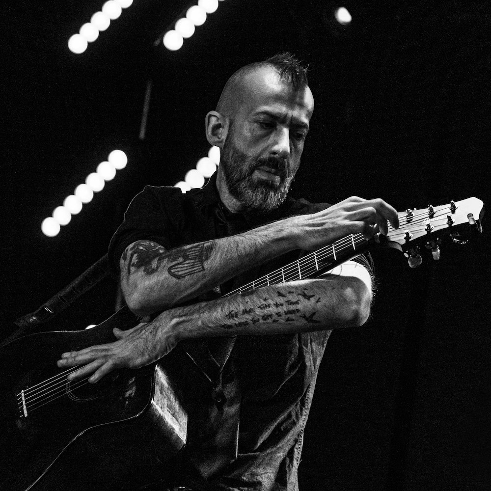 Jon Gomm @ Clwb Ifor Bach
