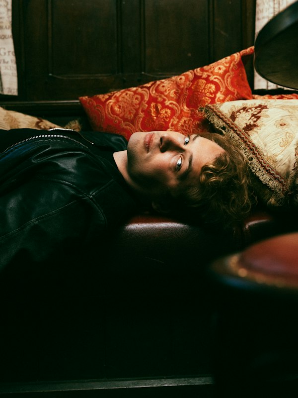 Filip Clements: Stripped Back + Signing