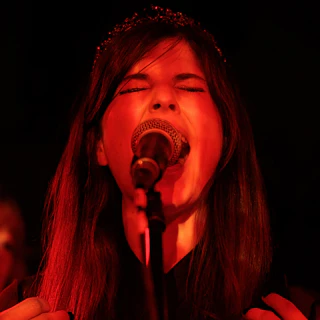 Roxanne de Bastion + Support