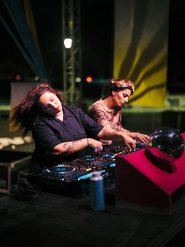 Bande de Filles (LeLeon & Naajet) all night long