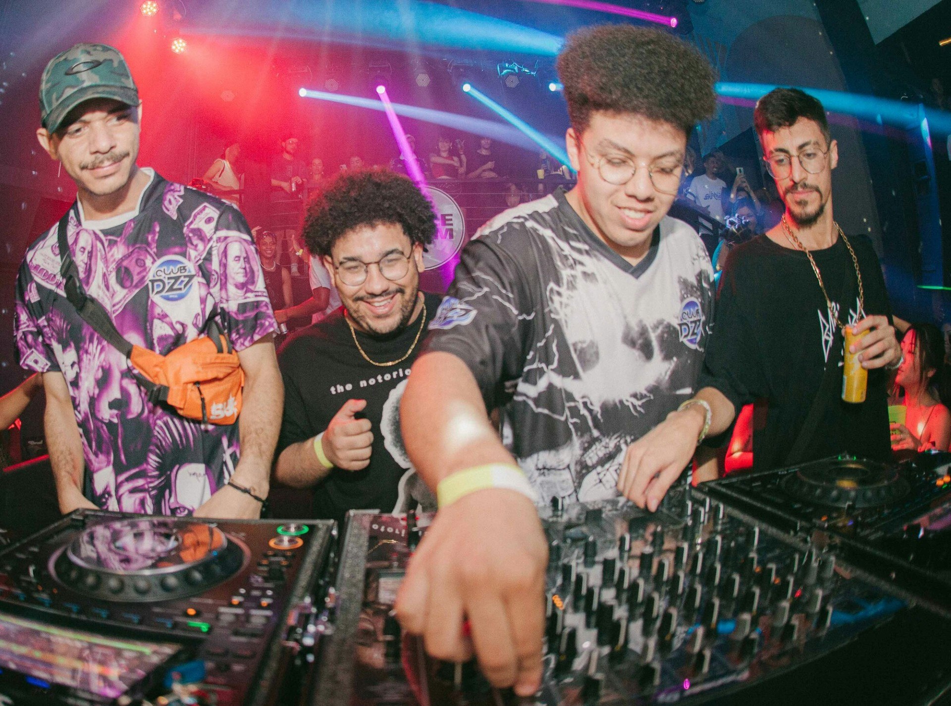 Fervo Fluxo 5th Birthday: Weird Baile [JLZ, Vhoor, Mu540, Ramemes]