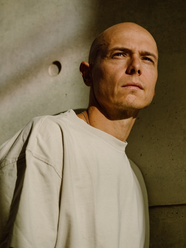 Phonox: Recondite (Live), Motip White