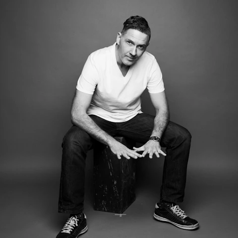 Robin Phillips Sings & Plays: Tony Bennett