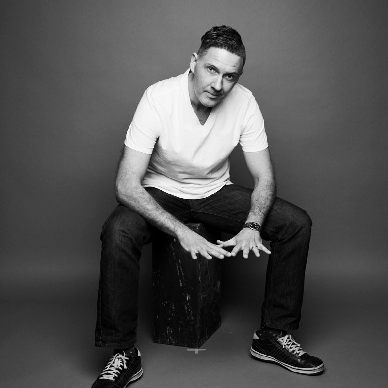 Robin Phillips Sings & Plays: Tony Bennett