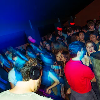Heaven On Hertz – Bank Holiday Special