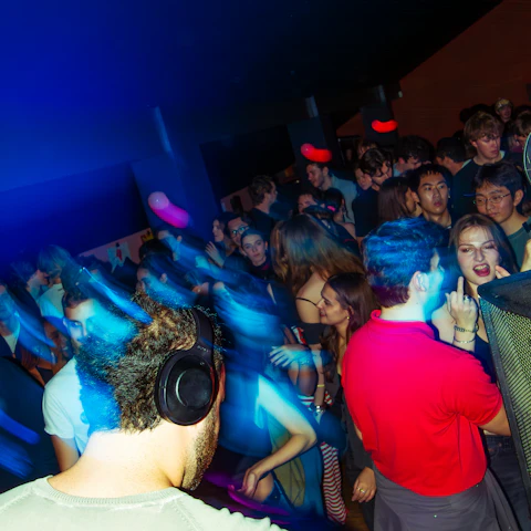 Heaven On Hertz – Bank Holiday Special