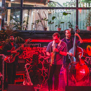 LIVE JAZZ JAM W/ STRATOS