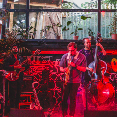 LIVE JAZZ JAM W/ STRATOS