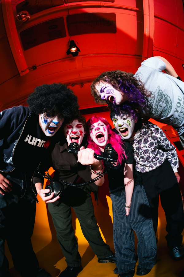 The Rat Utopia Experiment (WA), Gauze