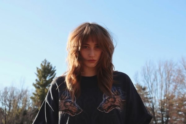 PRIDE IN MOTION :: LAINEY JEAN w/FROGS WHO BECAME PEOPLE & COMPANY DIMES
