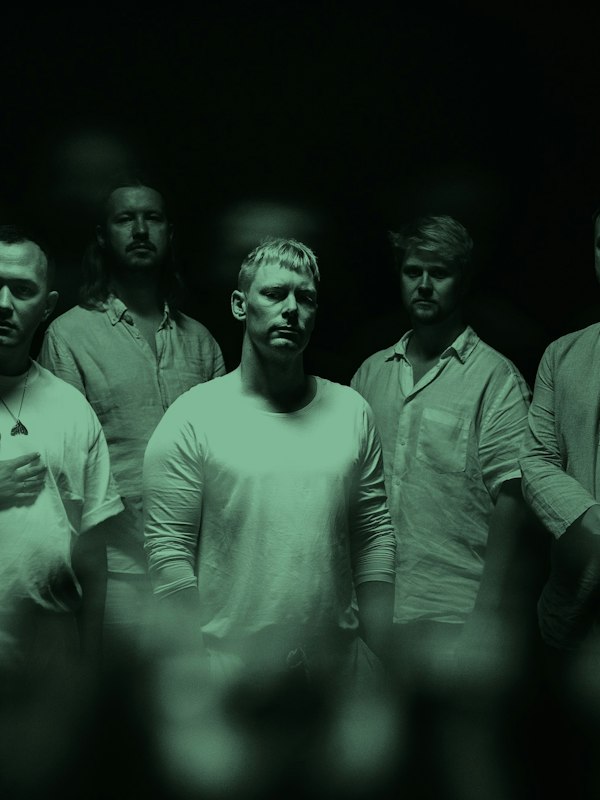 Møl + Guest