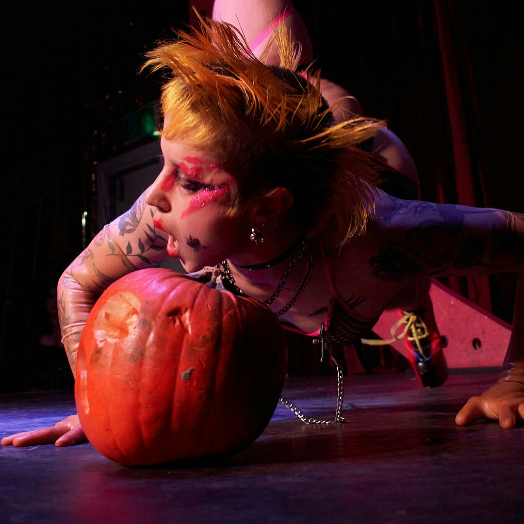 Sexquisite Halloween: WITCH BETTER HAVE MY MONEY