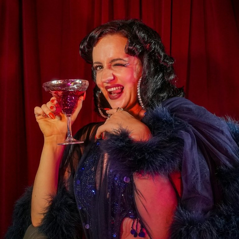 Síomha Hennessy: Building Character at The Bill Murray - Angel Comedy Club